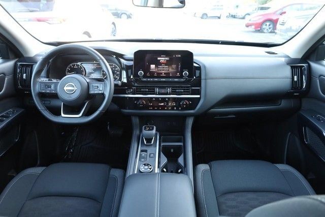 Certified 2025 Nissan Pathfinder SV w/ SV Premium Package AWD/4WD image 26