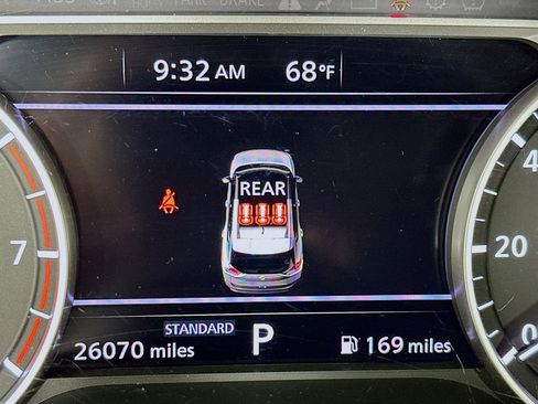 Used 2023 Nissan Rogue SV image 19