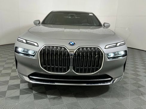 Used 2024 BMW i7 xDrive60 AWD/4WD image 3