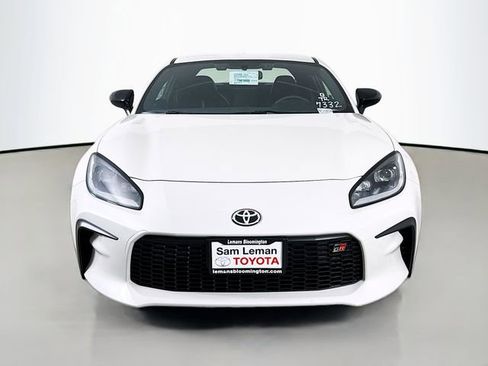 New 2026 Toyota GR86 Premium RWD image 2