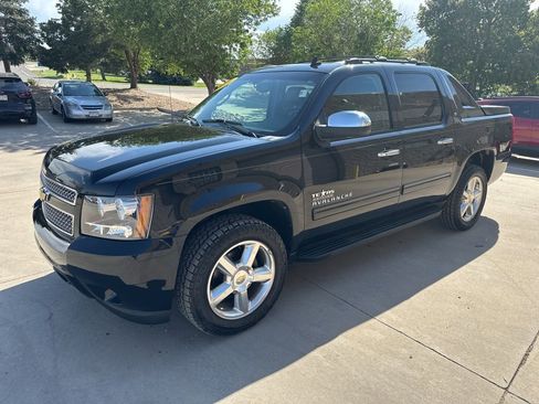 Certified 2011 Chevrolet Avalanche LT w/ Texas Edition RWD image 27