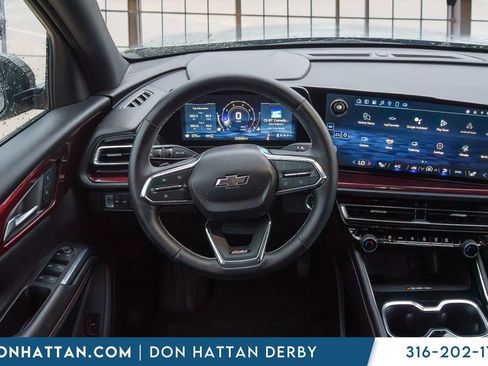 Used 2025 Chevrolet Traverse Z71 AWD/4WD image 5