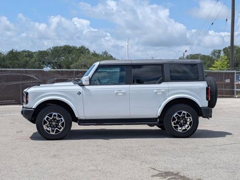 Used 2025 Ford Bronco Outer Banks image 9