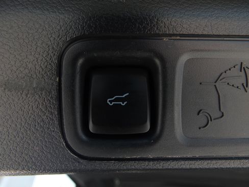 Used 2024 Ford Expedition Limited RWD image 19