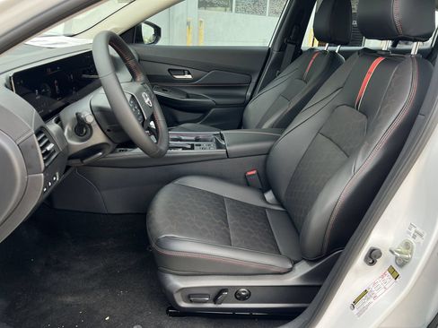 New 2026 Nissan Sentra SR w/ SR Premium Package FWD image 14