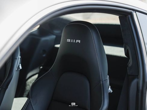 Used 2016 Porsche 911 R RWD image 31