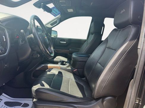Used 2021 Chevrolet Silverado 1500 High Country w/ Technology Package AWD/4WD image 2