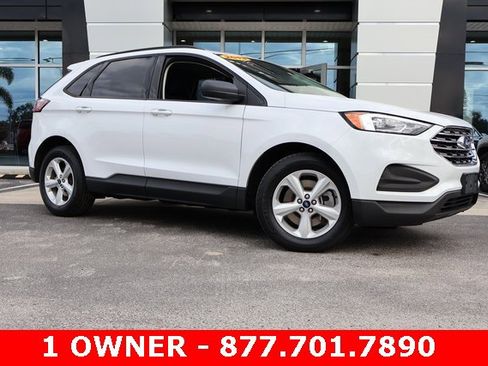 Used 2021 Ford Edge SE image 2