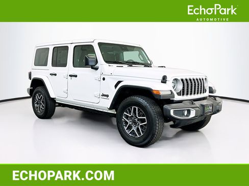 Used 2025 Jeep Wrangler Sahara image 1