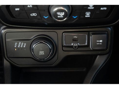 Used 2021 Jeep Renegade Latitude w/ Convenience Group image 25