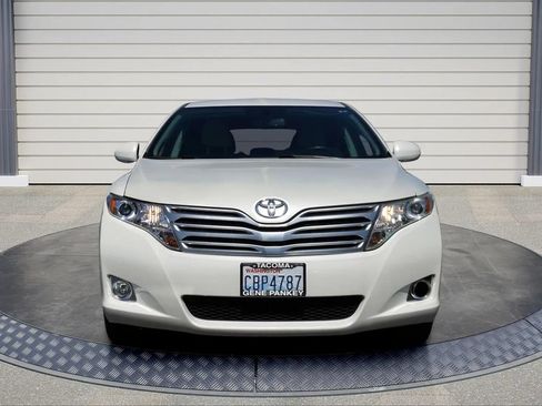 Used 2012 Toyota Venza LE w/ LE Convenience Pkg FWD image 2