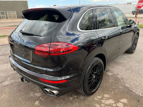 Used 2015 Porsche Cayenne S image 9