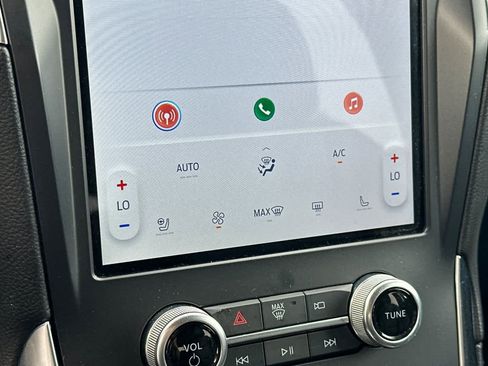 Certified 2024 Ford Edge Titanium image 21