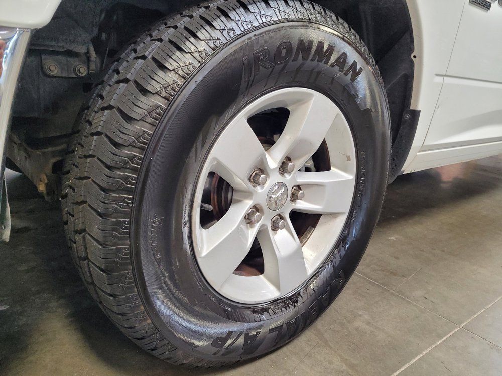 Used 2020 RAM 1500 Classic SLT AWD/4WD image 31