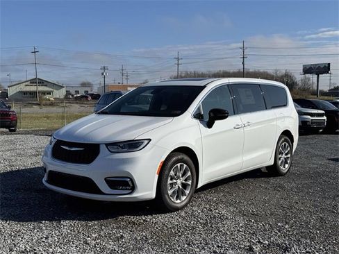 New 2026 Chrysler Pacifica Select image 23