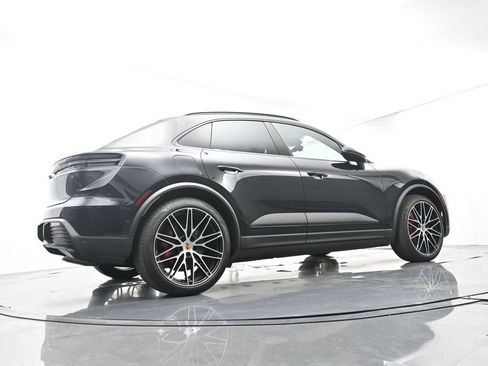 Certified 2025 Porsche Macan 4S Electric AWD/4WD image 51