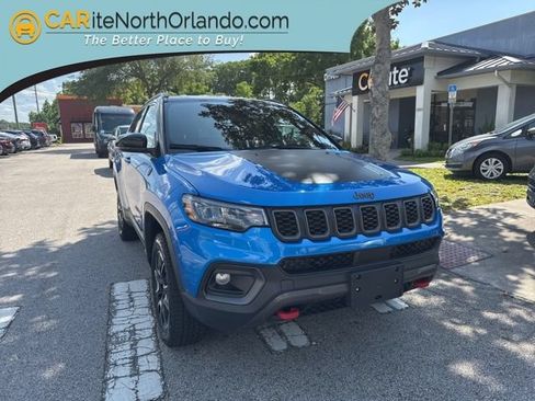 Used 2025 Jeep Compass Trailhawk AWD/4WD image 1