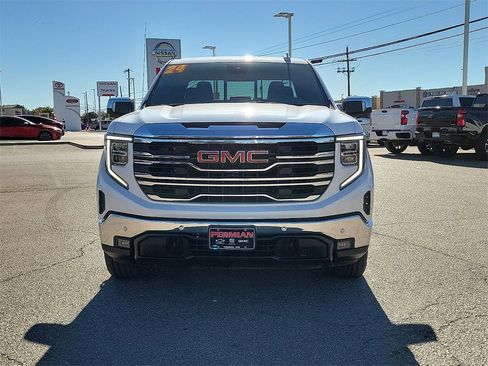 Used 2024 GMC Sierra 1500 SLT image 3