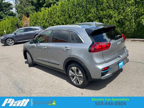 Used 2022 Kia Niro EX FWD image 7