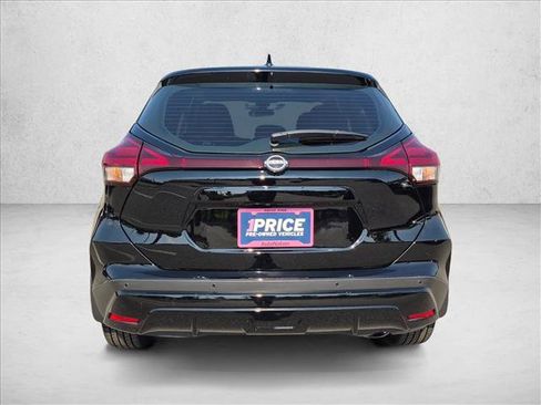 Used 2023 Nissan Kicks S FWD image 7