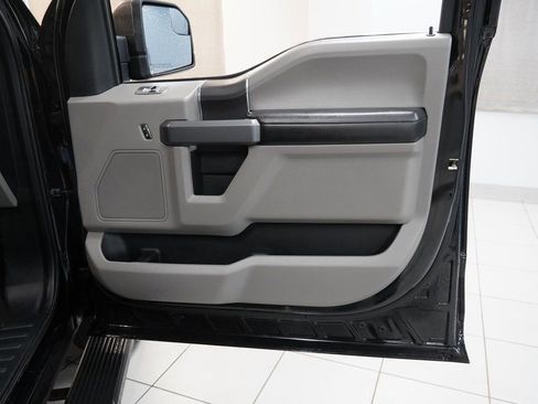 Used 2018 Ford F150 XLT image 26