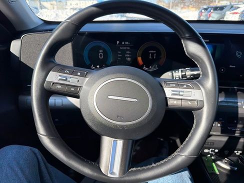 Certified 2025 Hyundai Kona SEL image 15