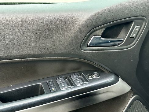 Used 2020 Chevrolet Colorado LT image 21
