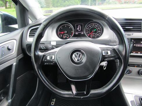 Used 2015 Volkswagen Golf TDI FWD image 7