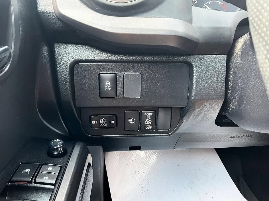 Used 2023 Toyota Tacoma TRD Off-Road AWD/4WD image 17
