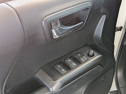 Certified 2022 Toyota Tacoma TRD Pro image 9