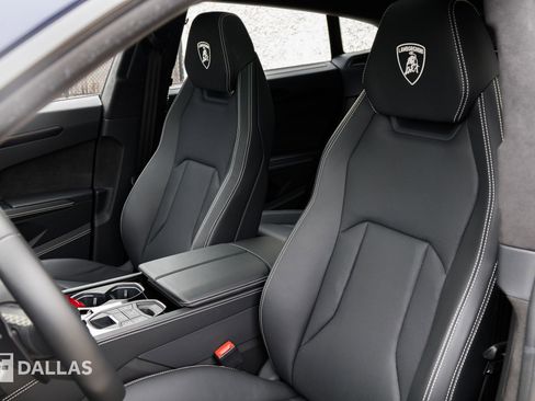 Used 2024 Lamborghini Urus S image 23