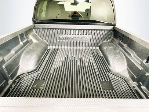 Used 2024 Nissan Frontier SV RWD image 27