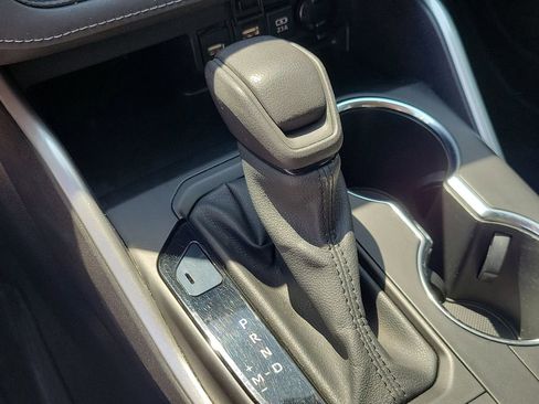 Used 2021 Toyota Highlander L image 26