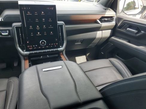 Certified 2025 GMC Yukon XL Denali AWD/4WD image 14