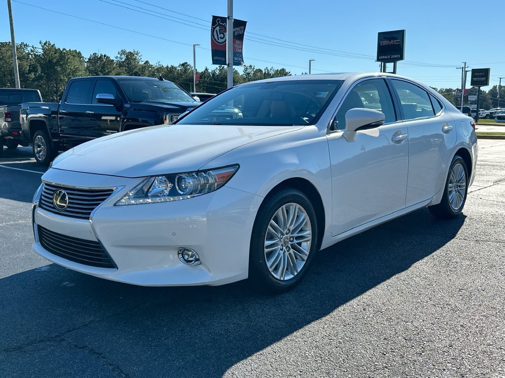 Used 2015 Lexus ES 350 w/ Luxury Package FWD image 1