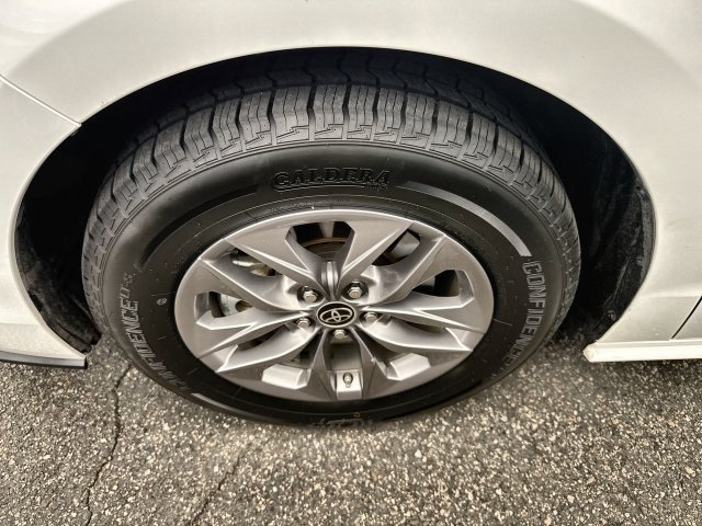 Used 2024 Toyota Sienna LE FWD image 10
