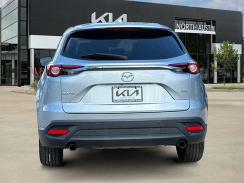Used 2018 MAZDA CX-9 Touring w/ Touring Premium Package FWD image 8