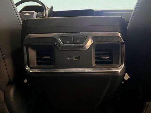 Used 2024 Chevrolet Silverado 2500 High Country w/ High Country Premium Package AWD/4WD image 6