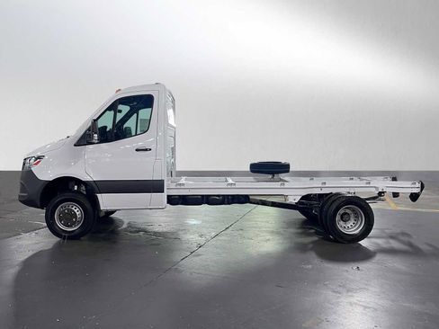 Used 2023 Mercedes-Benz Sprinter 3500 image 6