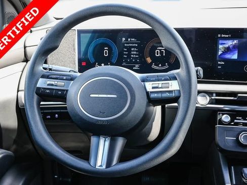 Certified 2025 Hyundai Santa Cruz SE FWD image 17
