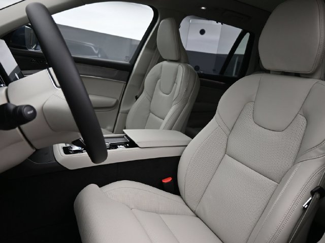 New 2026 Volvo XC90 B6 Ultra w/ Protection Package AWD/4WD image 9