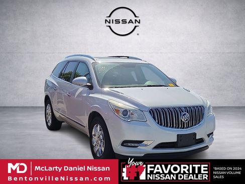 Used 2017 Buick Enclave Leather w/ Trailering Package image 1