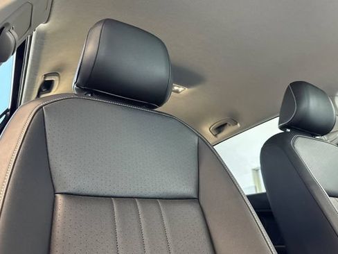 Used 2023 Volkswagen Tiguan SE FWD image 20