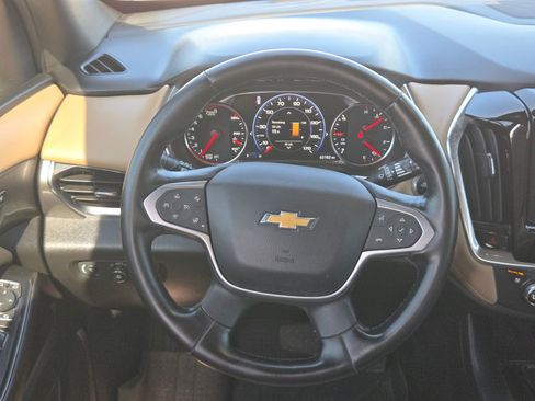 Used 2023 Chevrolet Traverse Premier AWD/4WD image 19