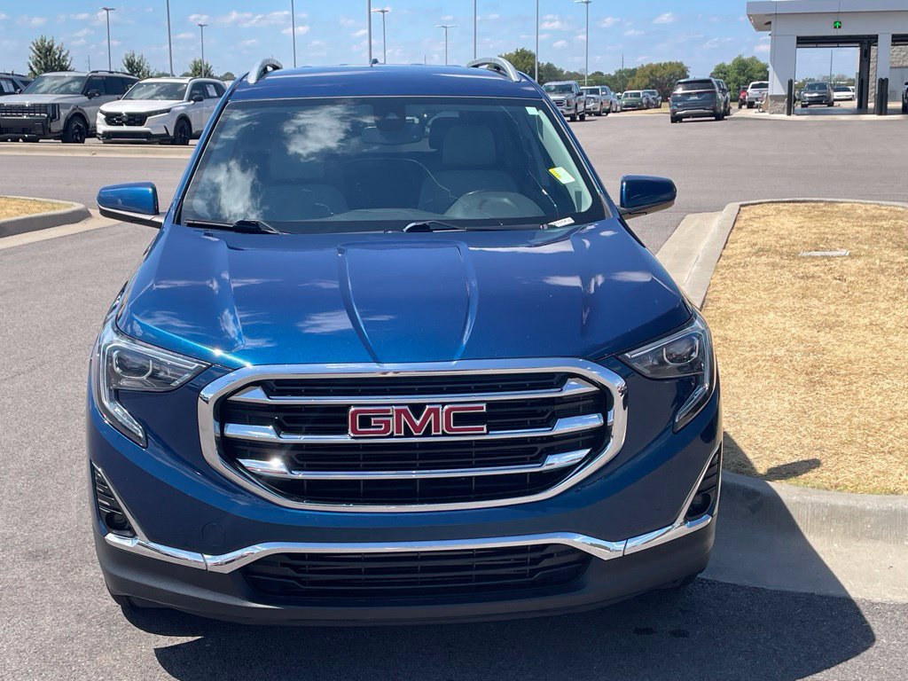 Used 2020 GMC Terrain SLT w/ Preferred Package FWD image 2