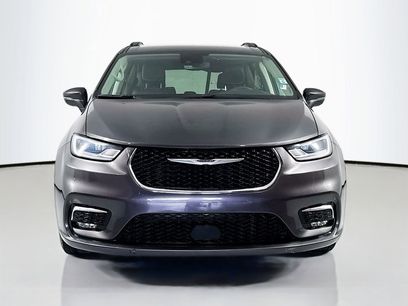 Used 2022 Chrysler Pacifica Touring-L