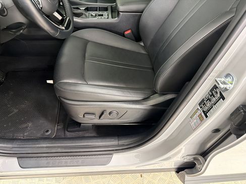 Used 2025 Kia Sorento S w/ Panoramic Sunroof Package FWD image 14