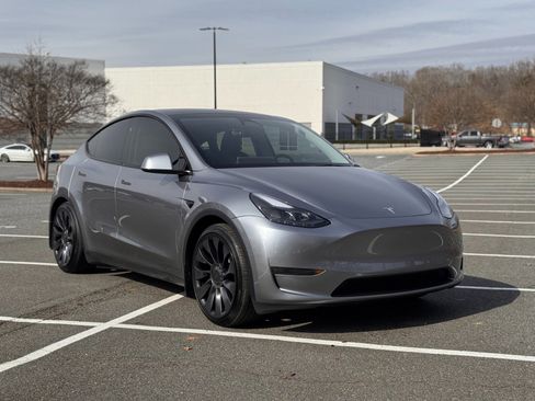 Used 2024 Tesla Model Y Performance image 16