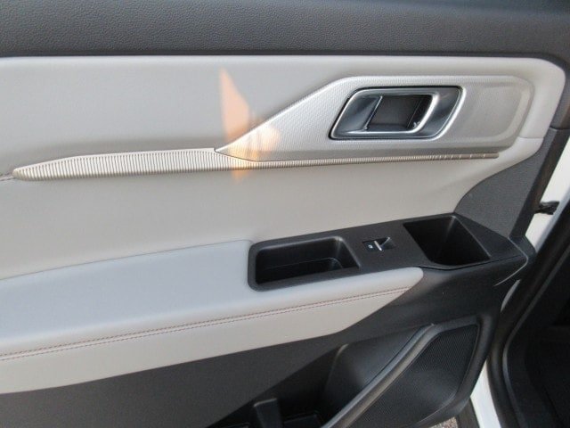 New 2026 Ford Explorer Active w/ Active Comfort Package AWD/4WD image 18