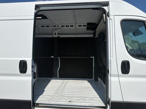 Used 2026 RAM ProMaster 2500 w/ Convenience Group FWD image 21